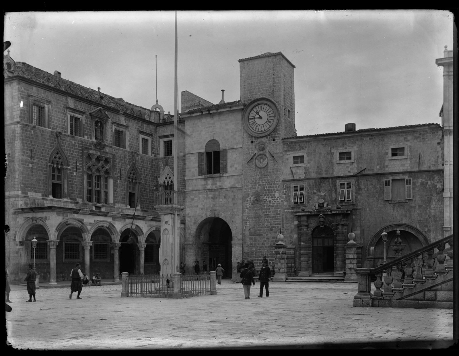 09 GRADSKI ZVONIK_b.jpg